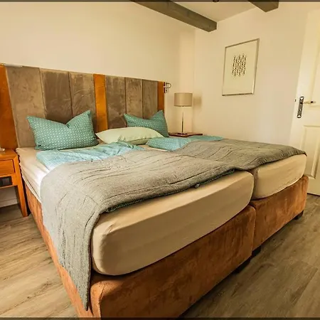 Muellershaus Glueck Zu Tetenbull